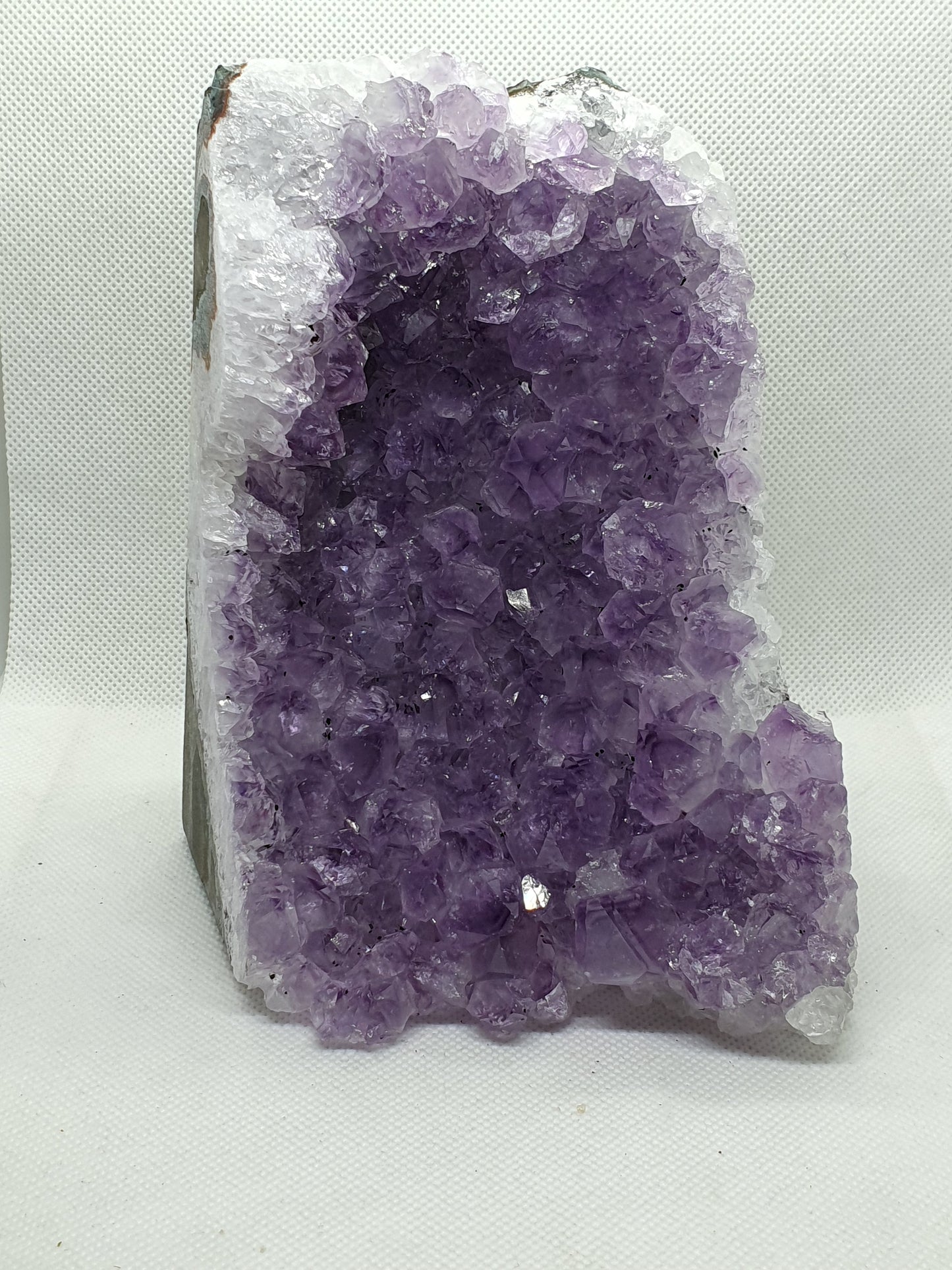 Ametist sa ravnim dnom, 1.5 - 3 kg